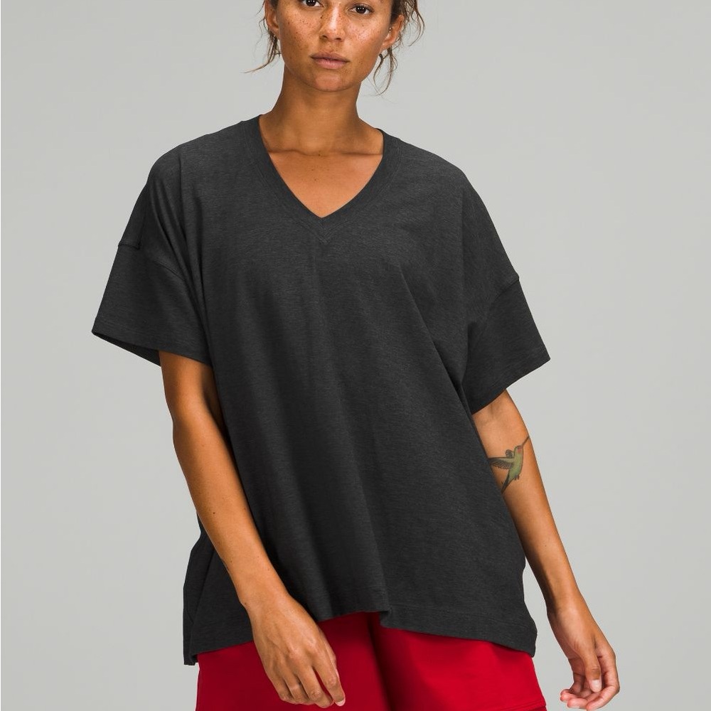Lululemon Side Tie V Neck t shirt in charcoal grey, like new